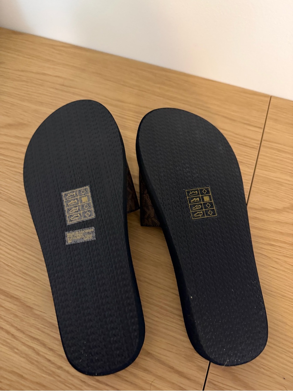 Michael Kors Brown MK Logo Slide Sandals - Picture 4 of 5